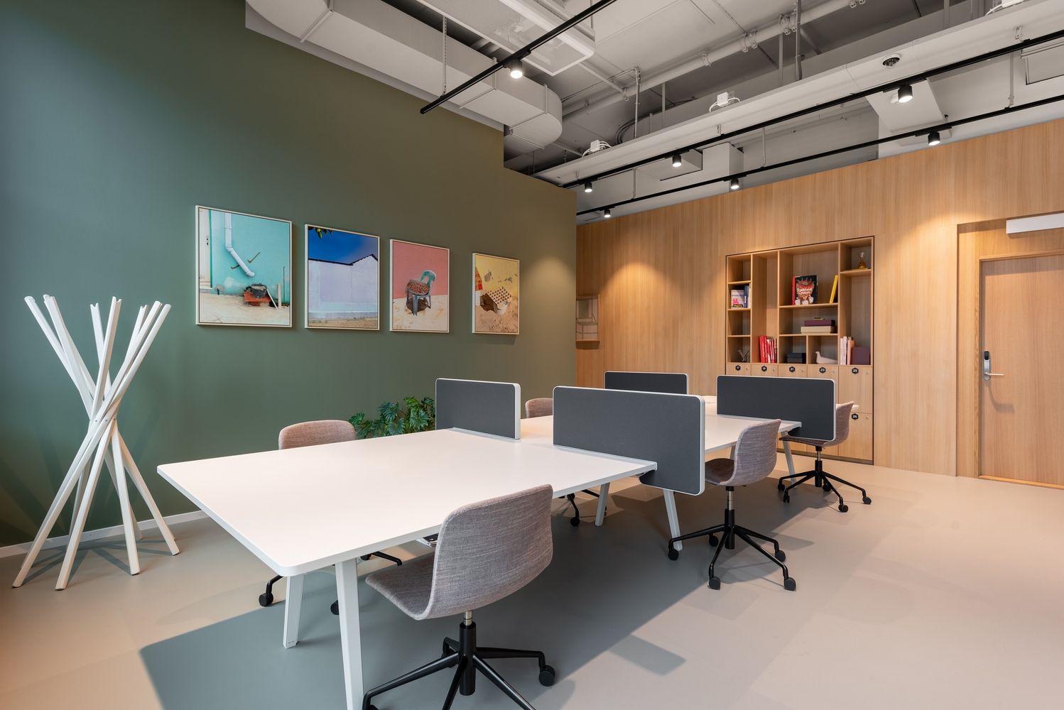 New York, Long Island City - Spaces: 47 Avenue A, New York, NY 10009